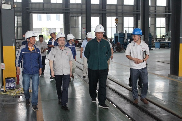 5361564559008414.jpg 參觀裝備制造公司生產(chǎn)車間.jpg